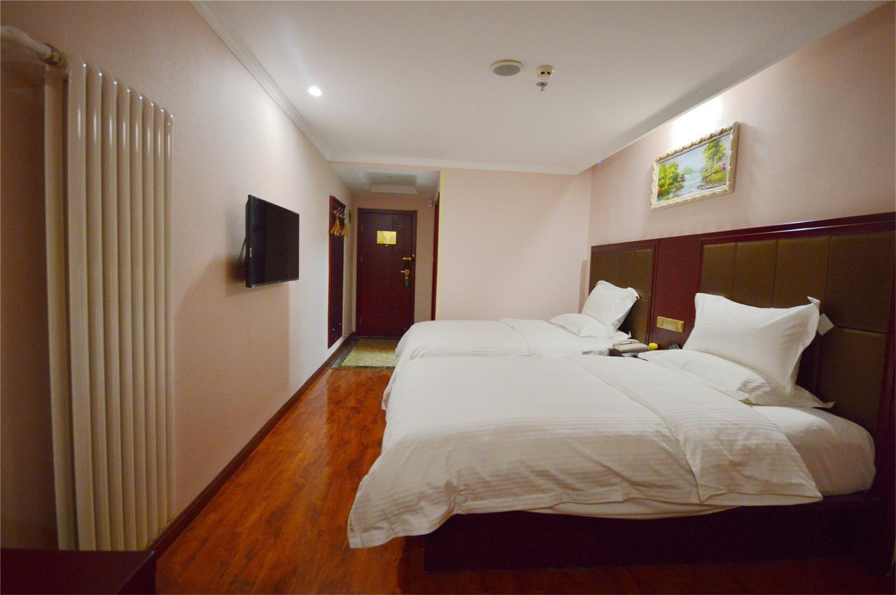 Greentree Fengxian District Nanqiaoxincheng Metro Station Express Hotel 2*